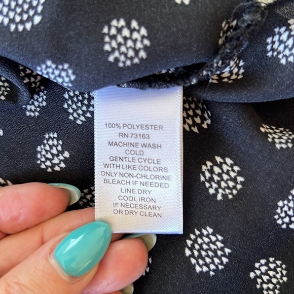 Polka Dot Medallion Scoopneck Tunic Blouse Black and White M - Picture 5 of 5